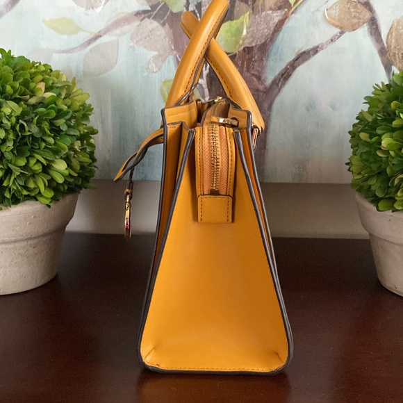 MICHAEL MK "HOPE" LOGO 🤎BROWN & MARIGOLD💛 MEDIUM MESSENGER BAG 💛LIKE NEW💛 - Picture 8 of 17